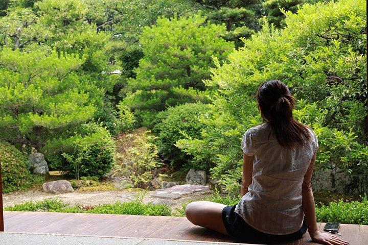 僧侶が案内する秘寺で京都禅とお茶体験