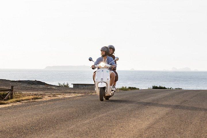 ガイド付き西海岸スクーターツアー