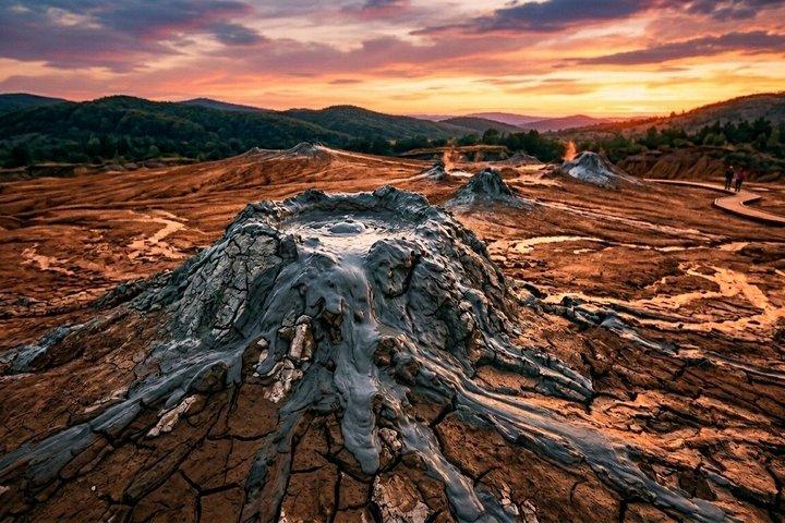 Muddy Volcanoes & Salt Mine - Private Tour
