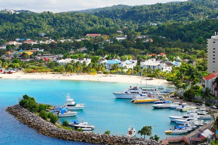 Hoteller i nærheden af Luminous Lagoon Night Private Shore Tour