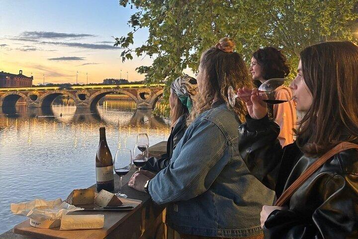 Escapada romántica en Toulouse: Cata de quesos y champán