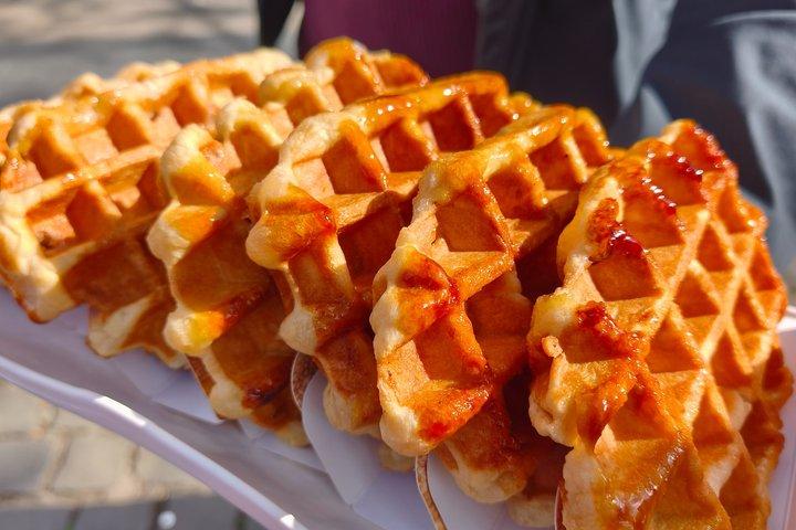 空腹のメアリーのブリュッセルでの有名なビールとチョコレート ツアー