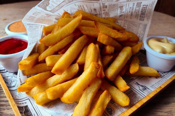 空腹のメアリーのブリュッセルでの有名なビールとチョコレート ツアー