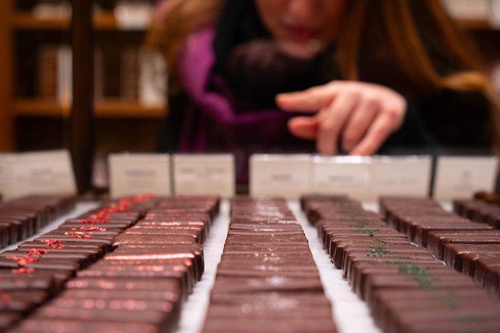 空腹のメアリーのブリュッセルでの有名なビールとチョコレート ツアー