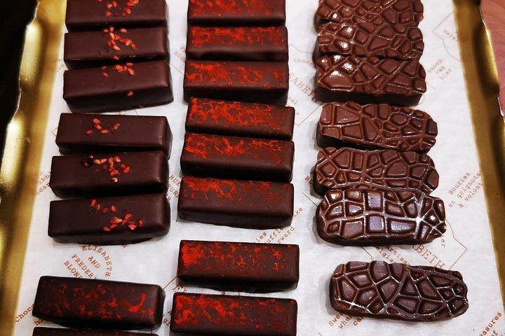 空腹のメアリーのブリュッセルでの有名なビールとチョコレート ツアー