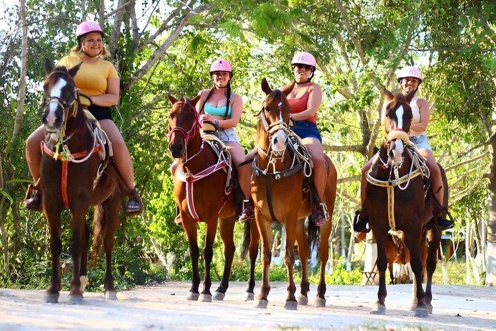 Jungle Adventure Tour ATV Zipline Cenote nadar com equitação de cavalo