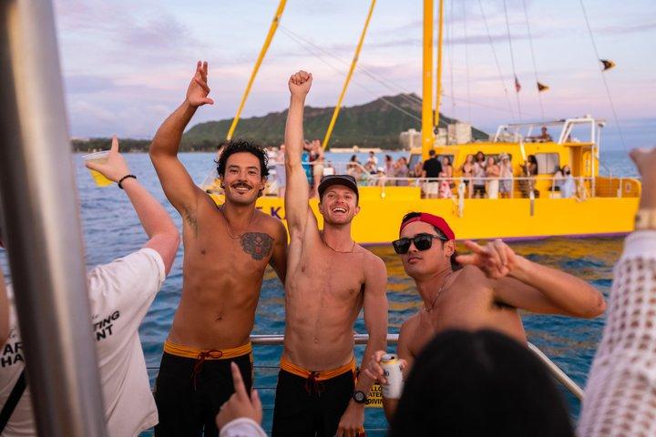 ワイキキビーチ・サンセットセイル・オン・ケ・カイ・カタマラン