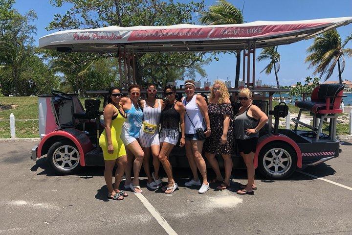 Nassau Party Bike Tour mit Music Island Punch und lokalen Stopps