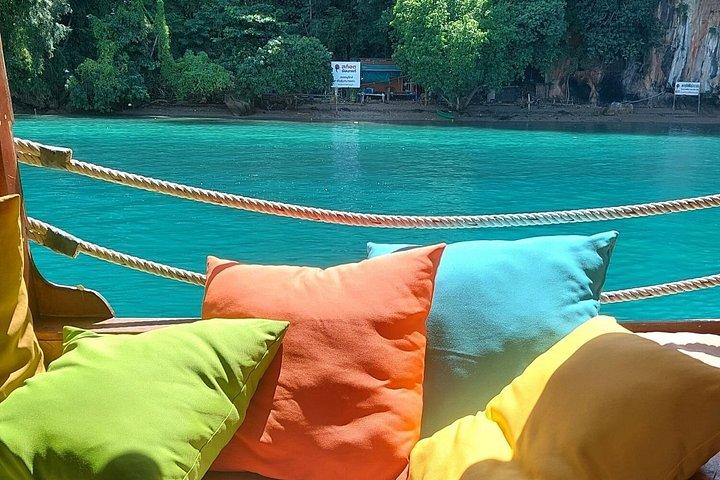 カオラック発アメージングパンガー湾リラックスボートツアー