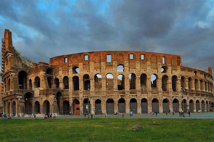 ローマ・フィウミチーノ空港（FCO） ローマ市内へのプライベート送迎