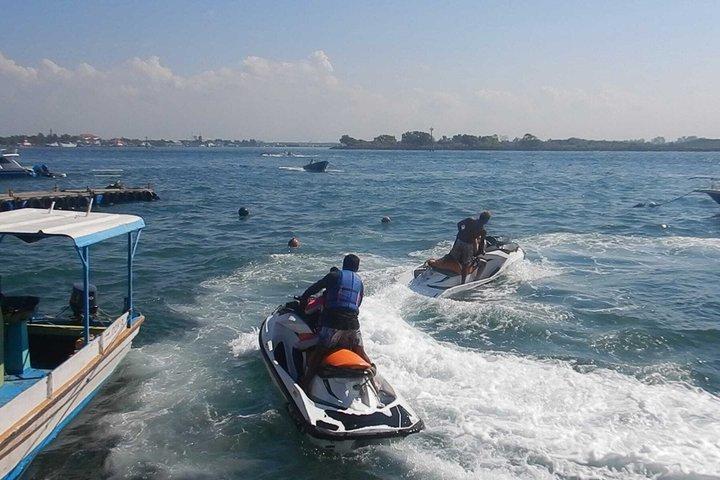 Parasailing , jetski en bananenboot avontuur
