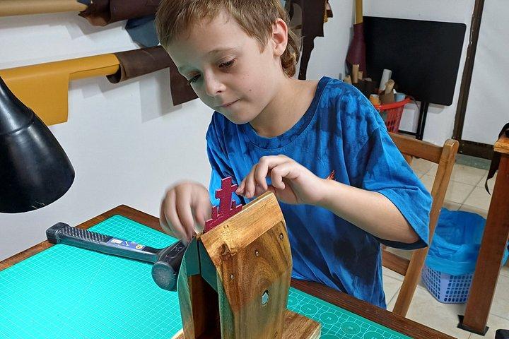革と布の染色によるプライベートマスクペイントワークショップ