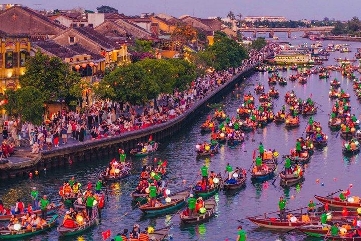 Hoi An Lantern gør klasse med Hoai River Boat Ride