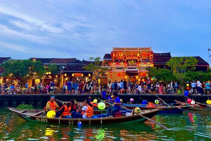 Hoi An Lantern gør klasse med Hoai River Boat Ride