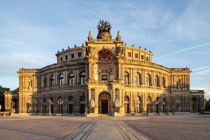 プラハ発：ドレスデンとザクセン・スイスのバスタイ