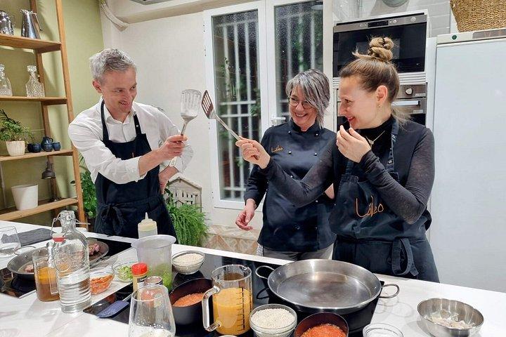 Tapas & Paella madlavningskursus i Madrid med en professionel kok