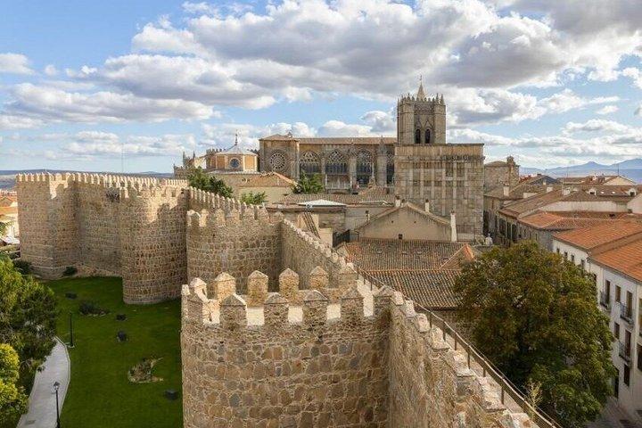 Segovia & Avila Small Group Tour com Hotel Pick up de Madrid