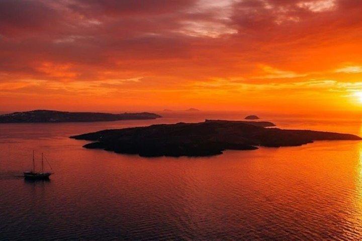 Crociera Vulcano Santorini & Caldera del Tramonto