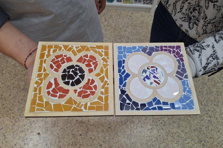 Taller de mosaicos Flor de Barcelona Trencadís junto al Park Güell