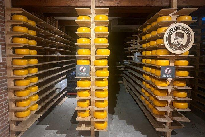 Windmills, Volendam and Cheese Farm Private Tour from Amsterdam