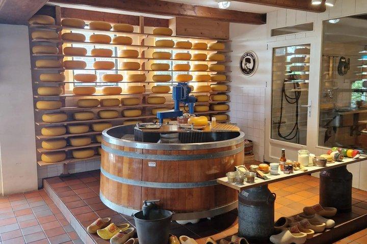 Windmills, Volendam and Cheese Farm Private Tour from Amsterdam