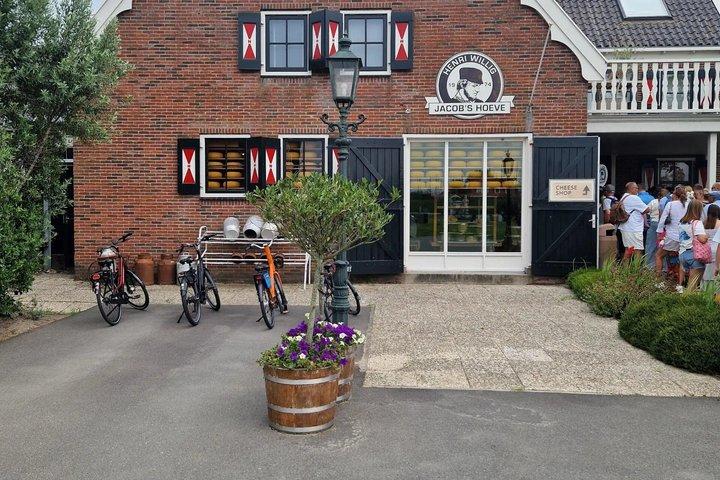 Windmills, Volendam and Cheese Farm Private Tour from Amsterdam