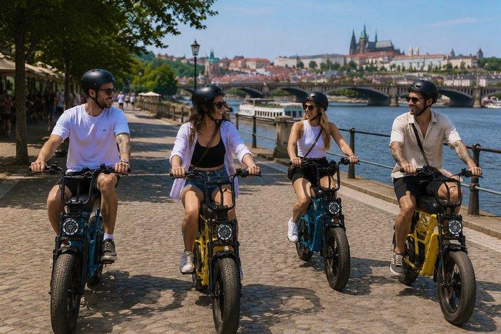 Oude Stad & Kasteel kant op Chopper E-BIKE (kleine groep)