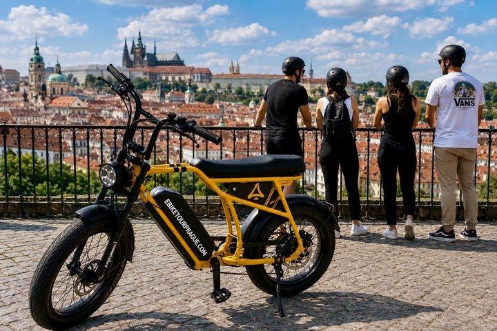 Oude Stad & Kasteel kant op Chopper E-BIKE (kleine groep)