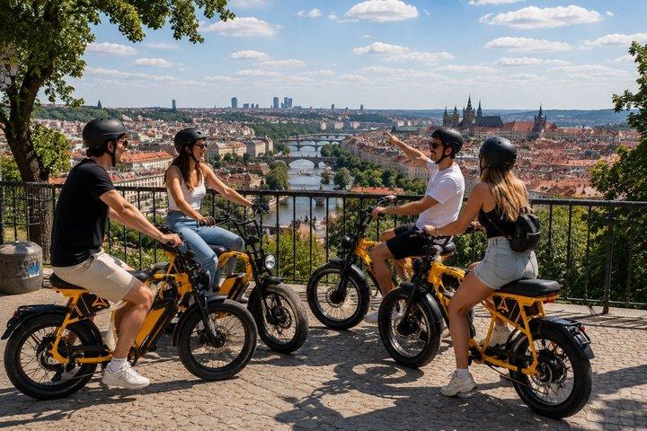 Oude Stad & Kasteel kant op Chopper E-BIKE (kleine groep)