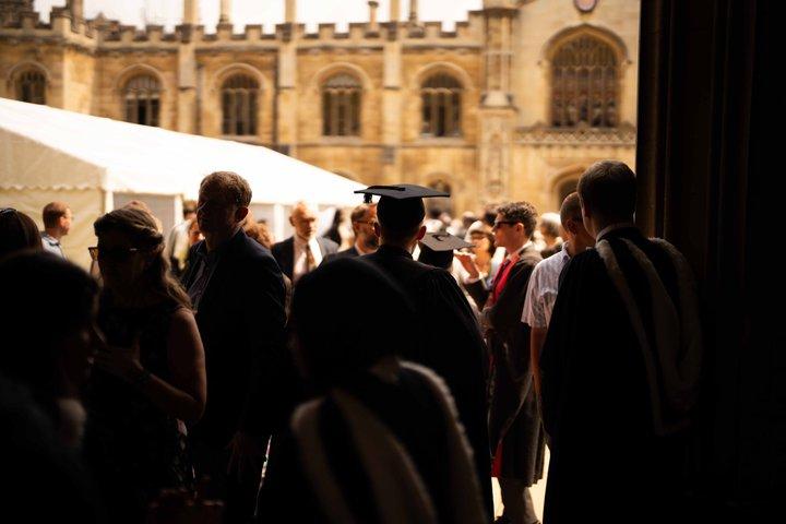 Private | Cambridge Tour by Alumni™ & Punt + optional King's