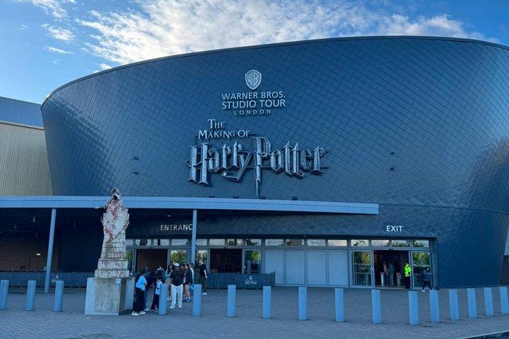 Luxury Private Chauffeur to Harry Potter Studio Tour (6 hours)