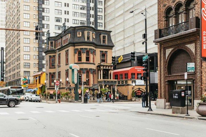 Chicago Gangsters and Ghosts Walking Tour