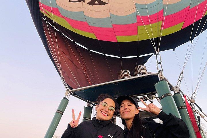 Balloon flight, Mexico City transport, Cave breakfast, Pyramids