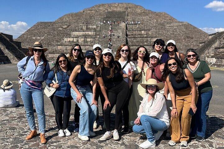 Balloon flight, Mexico City transport, Cave breakfast, Pyramids