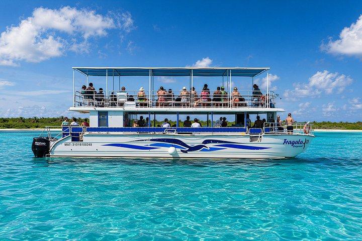 カタマラン小旅行+オープンバー+エル・シエロでのシュノーケリング
