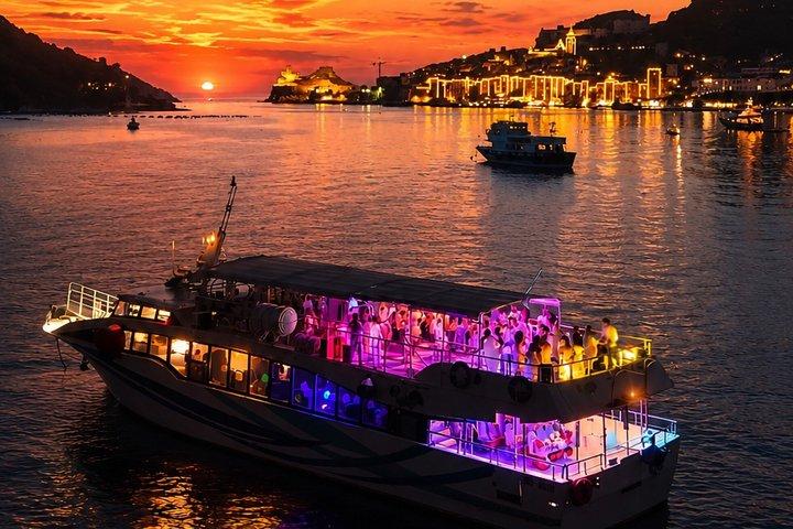 Tour in barca al tramonto con aperitivo