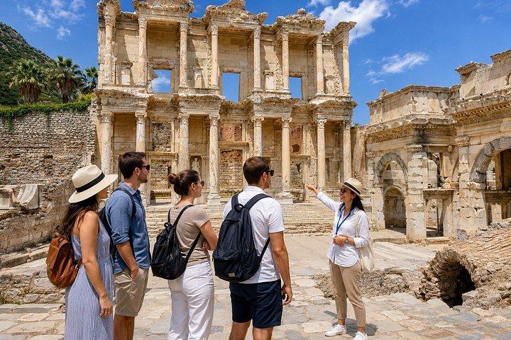 ボドラム発エフェソス終日ツアー古代不思議を探索