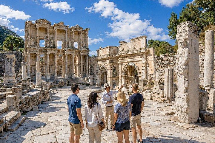 ボドラム発エフェソス終日ツアー古代不思議を探索