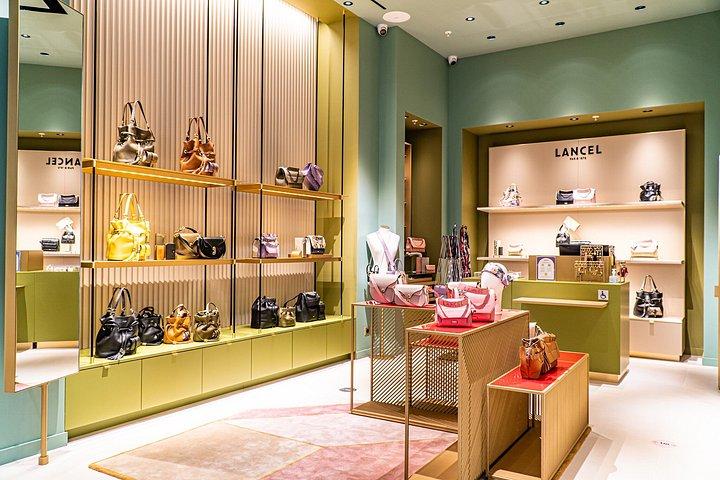 VIP Shopping with Personal Shopper at CAP3000