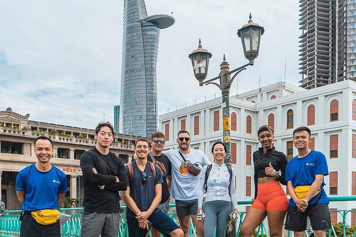 サイゴンバイクツアー：隠れた電車通り、ボート＆水上寺院