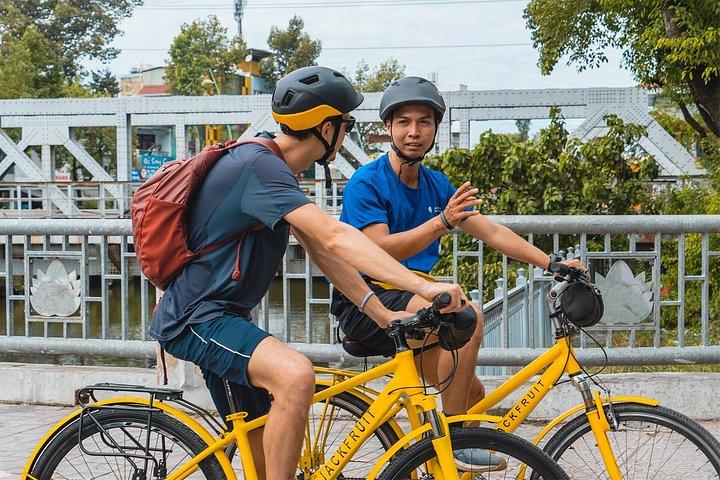 サイゴンバイクツアー：隠れた電車通り、ボート＆水上寺院