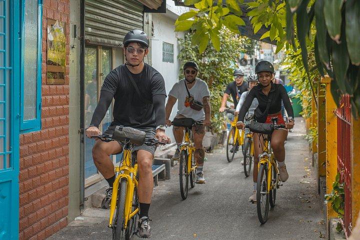サイゴンバイクツアー：隠れた電車通り、ボート＆水上寺院