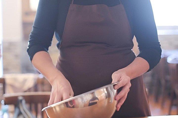 ポルトの美しい家でパステル デ ナタの作り方を学ぶ