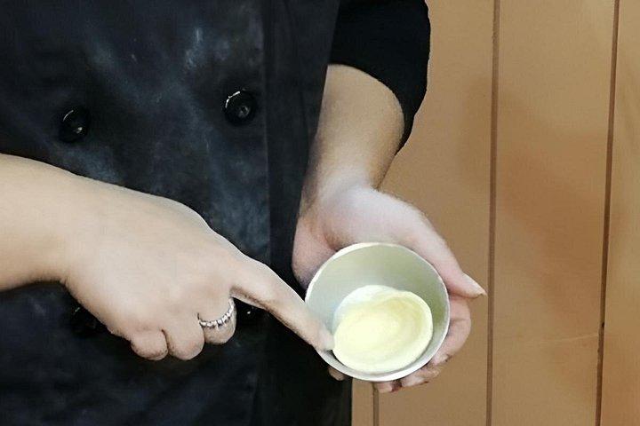 ポルトの美しい家でパステル デ ナタの作り方を学ぶ