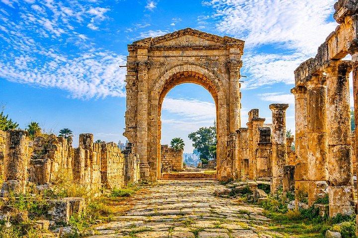Antike Schätze entdecken: Sidon, Tyros und Magdouche ab Beirut