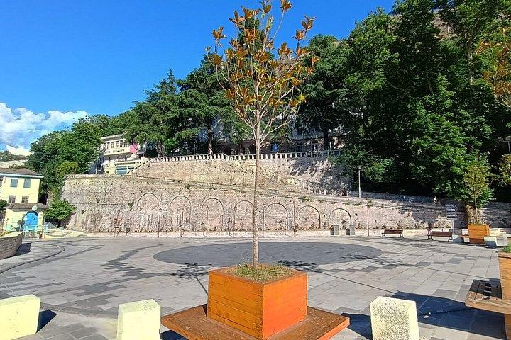 ジロカスターを地元の人のように探訪 : サランダからの日帰り旅行