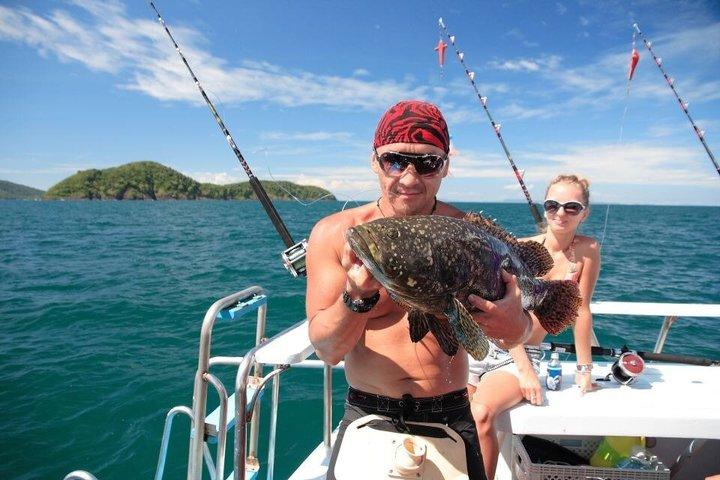 Phuket Pesca di fondo e Spinning Day Tour nel Mare delle Andamane