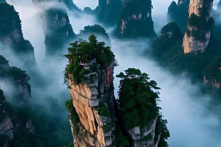 2-Day Zhangjiajie Avatar Tour – Private Guide & VIP Access
