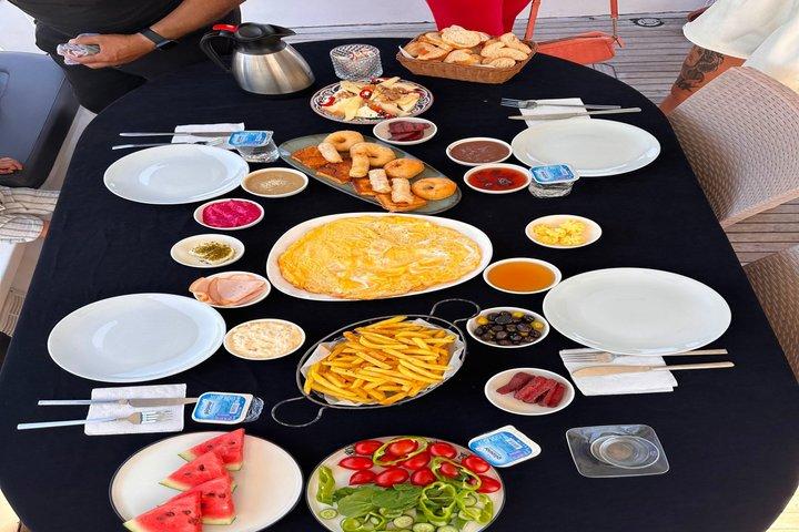 Istanbul Bosphorus Private Yacht Breakfast Cruise Tour