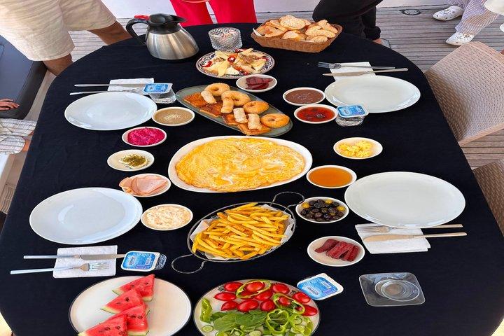 Istanbul Bosphorus Private Yacht Breakfast Cruise Tour